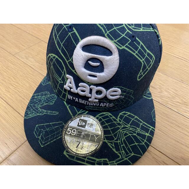 A BATHING APE(アベイシングエイプ)の美品〈NEW ERA〉Aape キャップ サイズ:7･1/2 メンズの帽子(キャップ)の商品写真