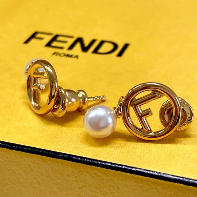 サントスピンク エフ イズ フェンディ ピアス - 通販