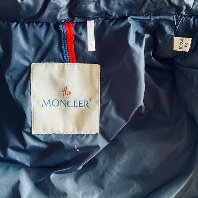 MONCLER(モンクレール)のモンクレール　キッズ　ネイビー　およそ90  18/24M キッズ/ベビー/マタニティのキッズ服男の子用(90cm~)(ジャケット/上着)の商品写真