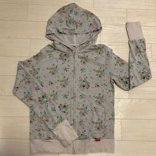 ユニクロ(UNIQLO)のユニクロ　UNIQLO グレー　パーカー　 M 花柄　gueen gate(パーカー)