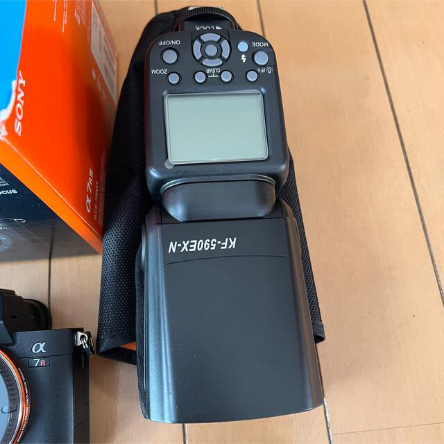 SONY(ソニー)のSONY a7r3 α7RⅢ 完動品 美品 付属品多数 ミラーレス一眼　三脚付 スマホ/家電/カメラのカメラ(ミラーレス一眼)の商品写真