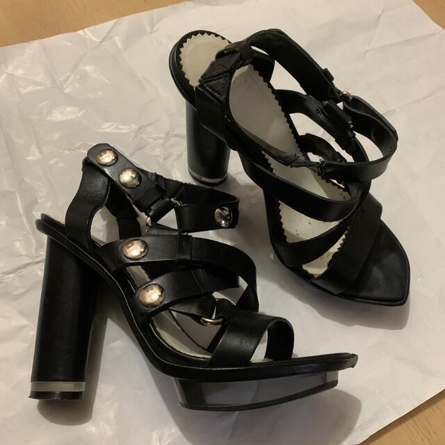 Alexander McQueen(アレキサンダーマックイーン)のアレキサンダーマックイーン　McQ  レザーサンダル レディースの靴/シューズ(サンダル)の商品写真