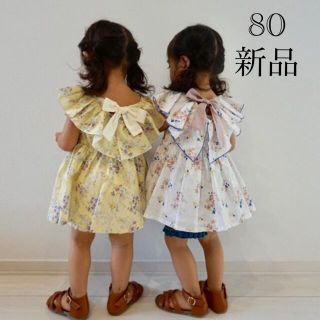 プティマイン(petit main)の衿フリル花柄チュニック　新品80白(シャツ/カットソー)