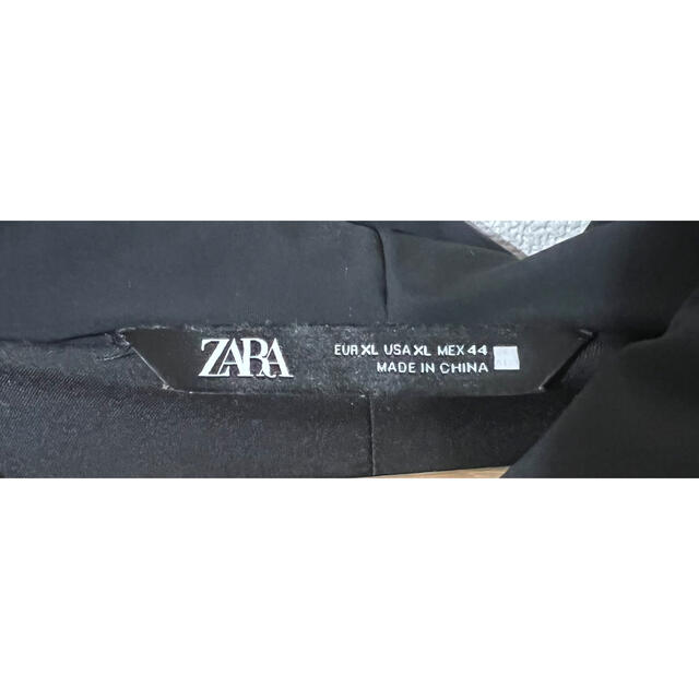 ZARA(ザラ)のZARA ザラ フード付きキルティングコート 2020AW メンズのジャケット/アウター(ステンカラーコート)の商品写真