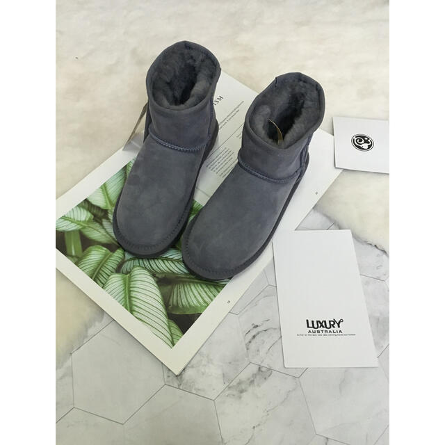 【新品】LUXURY UGG天然ウール　ムートンブーツ23CMショートブーツ