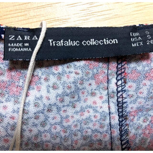 ZARA(ザラ)のZARA  未使用　タグ付きショートパンツ サロペット　オールインワン　花柄 レディースのパンツ(オールインワン)の商品写真