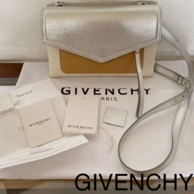 GIVENCHY ジバンシー　本革　ショルダーバッグ　ポシェット