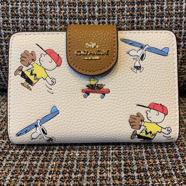 COACH(コーチ)のショプバ付き　コーチ　二つ折り財布　スポーティスヌーピー　コラボ メンズのファッション小物(折り財布)の商品写真