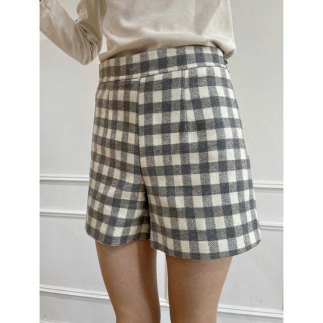 Lochie(ロキエ)のepine   wool check short pants gray レディースのパンツ(ショートパンツ)の商品写真