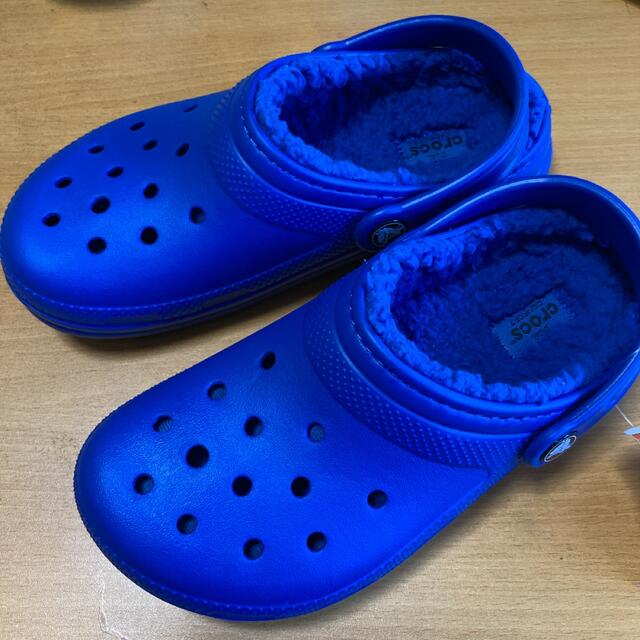 crocs(クロックス)の新品 20㎝ クロックス クラシック ラインド クロッグ キッズ ブルー キッズ/ベビー/マタニティのキッズ靴/シューズ(15cm~)(サンダル)の商品写真