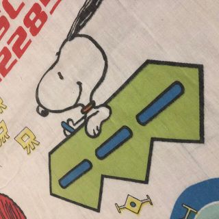 スヌーピー(SNOOPY)の🌜ビンテージ シーツ🌛スヌーピー  ゲーム　インベーダー(生地/糸)