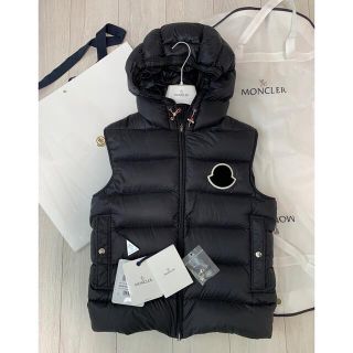 モンクレール(MONCLER)のMONCLER モンクレール VANOISE ダウンベスト　ブラック　サイズ1(ダウンベスト)