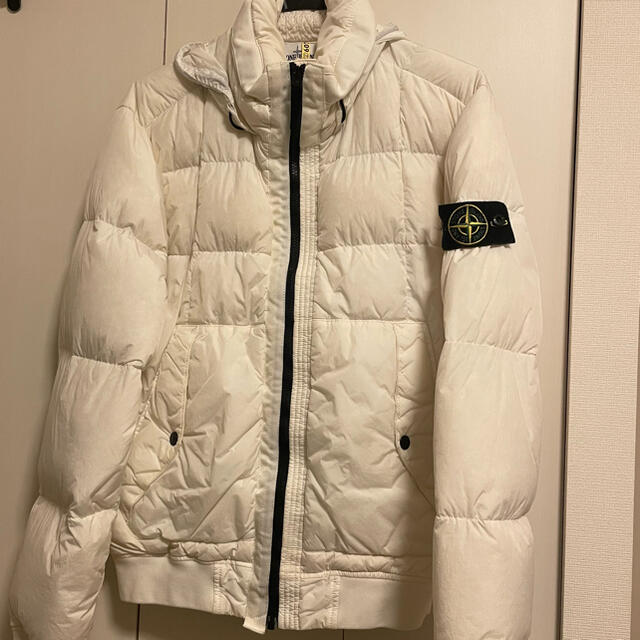 STONE ISLAND(ストーンアイランド)のSTONE ISLAND ダウン 白 メンズのジャケット/アウター(ダウンジャケット)の商品写真