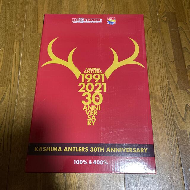 MEDICOM TOY(メディコムトイ)のBE＠RBRICK 鹿島アントラーズ30周年記念ベアブリック100%&400%  エンタメ/ホビーのフィギュア(その他)の商品写真