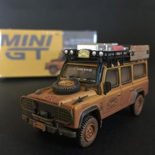 1/64 ランドローバー ディフェンダー キャメル MINI GT(ミニカー)