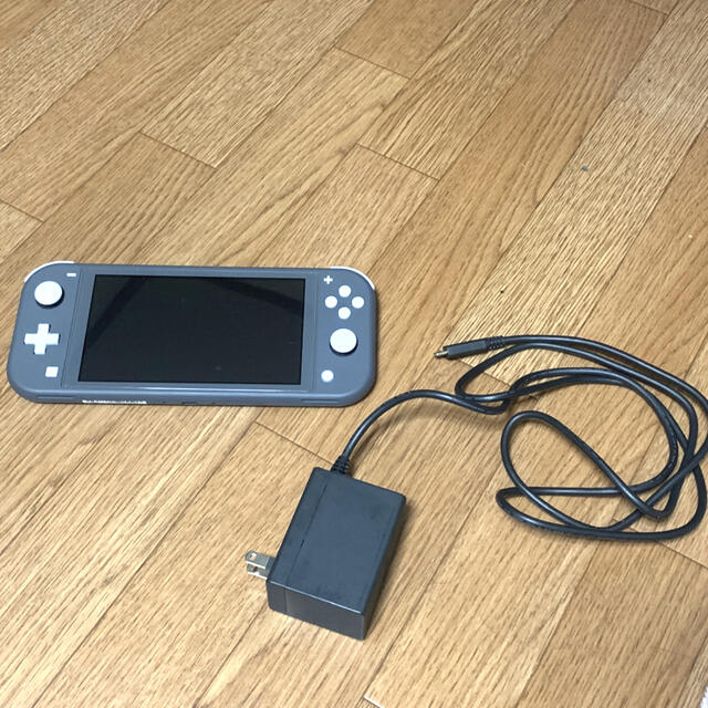 Nintendo Switch(ニンテンドースイッチ)のSwitch Light スイッチライト グレー エンタメ/ホビーのゲームソフト/ゲーム機本体(家庭用ゲーム機本体)の商品写真