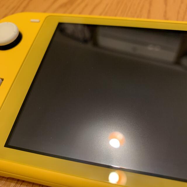 Nintendo Switch(ニンテンドースイッチ)のNintendo Switch LITE  ライト　イエロー エンタメ/ホビーのゲームソフト/ゲーム機本体(携帯用ゲーム機本体)の商品写真