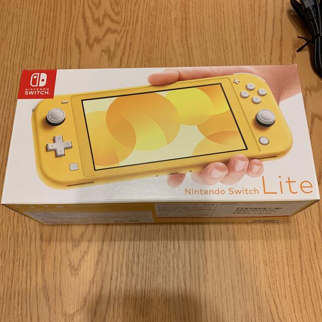 Nintendo Switch(ニンテンドースイッチ)のNintendo Switch LITE  ライト　イエロー エンタメ/ホビーのゲームソフト/ゲーム機本体(携帯用ゲーム機本体)の商品写真