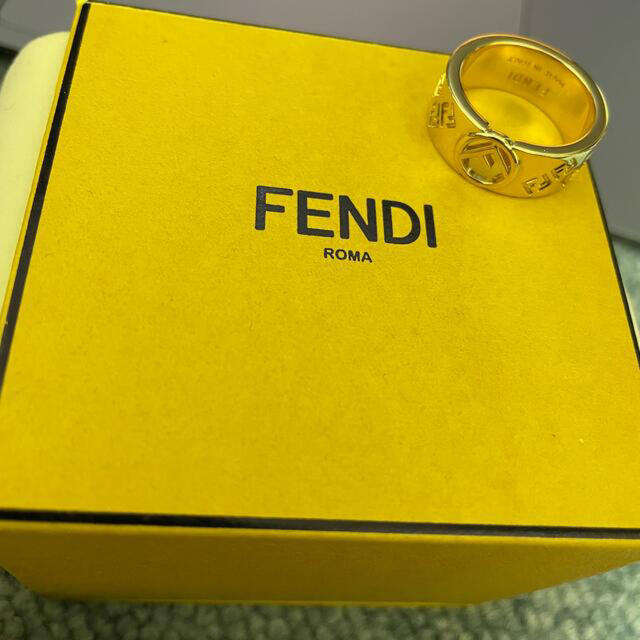 FENDI(フェンディ)の【値下げ】【美品】FENDI レディース　リング　ゴールド　 レディースのアクセサリー(リング(指輪))の商品写真