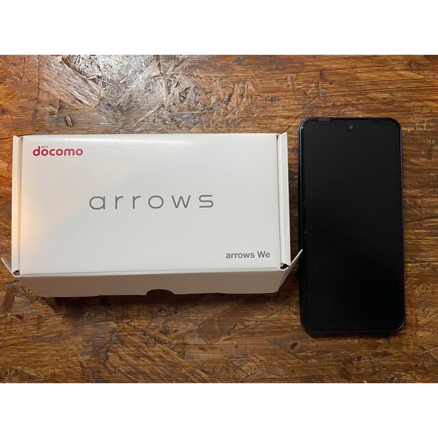 arrows(アローズ)の【新品未使用】docomo arrows We F-51B ネイビー スマホ/家電/カメラのスマートフォン/携帯電話(スマートフォン本体)の商品写真