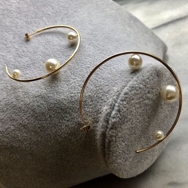 luxe 3Pearl hoops