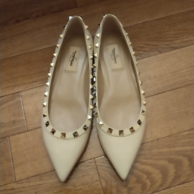 Valentino ロックスタッズパンプス