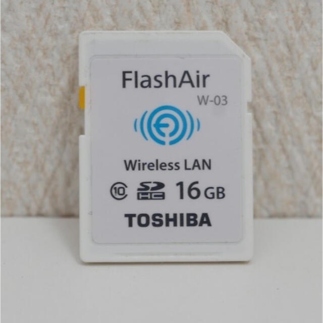 東芝(トウシバ)の東芝  TOSHIBA  Flash Air フラッシュエアー 16GB SD スマホ/家電/カメラのカメラ(その他)の商品写真