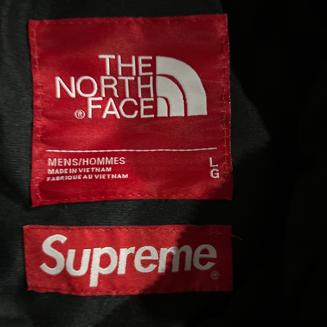 Supreme(シュプリーム)のsupreme ノースフェイス　マウンテンジャケット メンズのジャケット/アウター(マウンテンパーカー)の商品写真