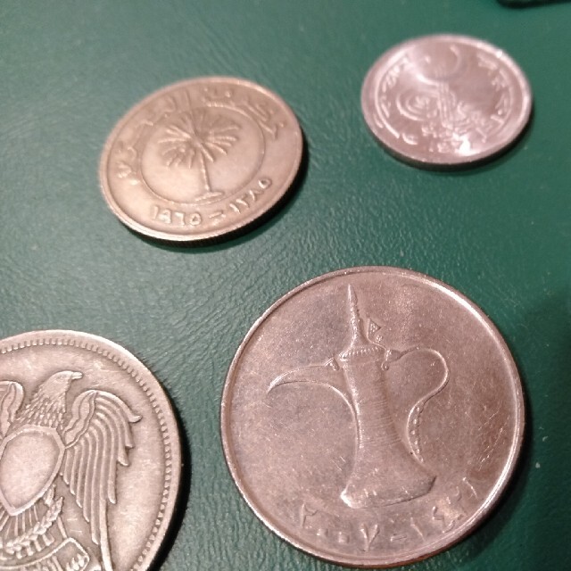 イスラム国家のコイン　5種 エンタメ/ホビーの美術品/アンティーク(貨幣)の商品写真