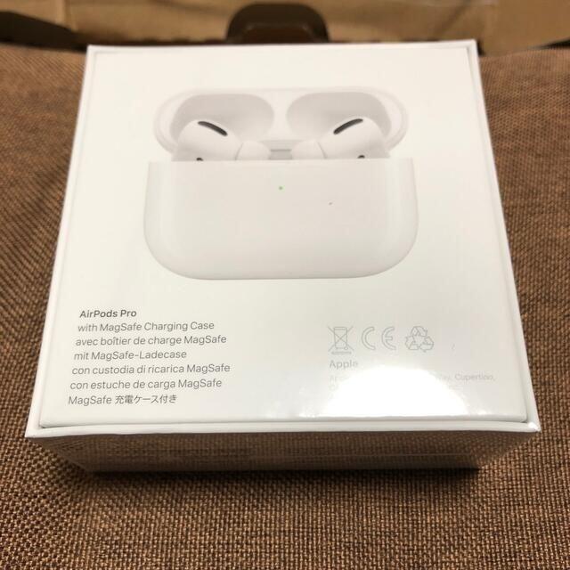 Apple(アップル)の新品未開封AirPods Pro エアポッズ プロ MLWK3J/A スマホ/家電/カメラのオーディオ機器(ヘッドフォン/イヤフォン)の商品写真