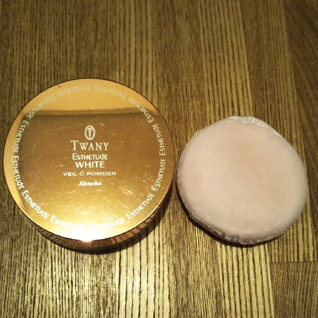 Kanebo(カネボウ)のTWANY ESTHETUdE WHITE VEIL C POWDER コスメ/美容のベースメイク/化粧品(フェイスパウダー)の商品写真