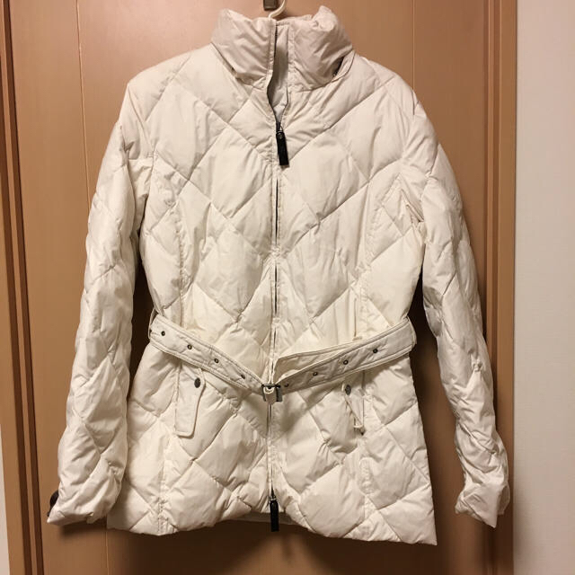 BURBERRY - 【新品タグ付き】バーバリー 白 ダウンコート 定価 BURBERRY - 【新品タグ付き】バーバリー 白 ダウンコート 定価