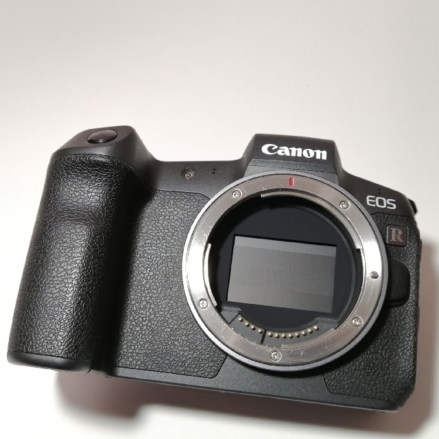 Canon(キヤノン)のわい様専用 Canon EOS R ミラーレス一眼＋予備バッテリー３個 中古品 スマホ/家電/カメラのカメラ(ミラーレス一眼)の商品写真