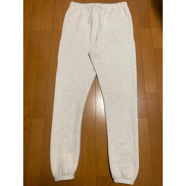 FEAR OF GOD(フィアオブゴッド)の21ss FEAR OF GOD ESSENTIALS  Sweatpant M メンズのパンツ(その他)の商品写真