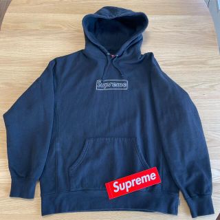 シュプリーム(Supreme)のシュプリーム カウズ チョークロゴ ボックスロゴsupreme box logo(パーカー)