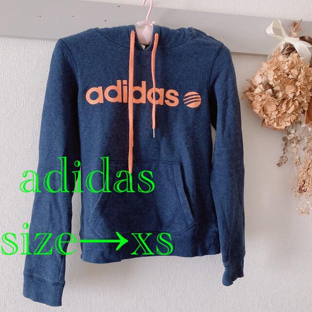 adidas(アディダス)のadidasフード付きパーカー レディースのトップス(パーカー)の商品写真