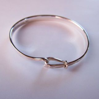 ジョージジェンセン(Georg Jensen)の美品！ジョージ・ジェンセン　トールン・バングル　＃204　【USED】(ブレスレット/バングル)