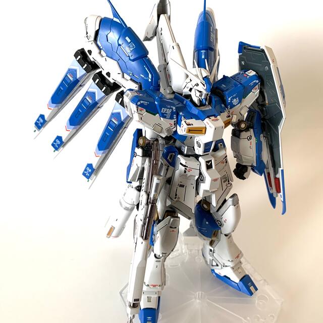 RX-93-ν2 Hi-ν GUNDAM ハイニューガンダム 完成品 RG エンタメ/ホビーのおもちゃ/ぬいぐるみ(模型/プラモデル)の商品写真