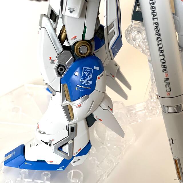 RX-93-ν2 Hi-ν GUNDAM ハイニューガンダム 完成品 RG エンタメ/ホビーのおもちゃ/ぬいぐるみ(模型/プラモデル)の商品写真