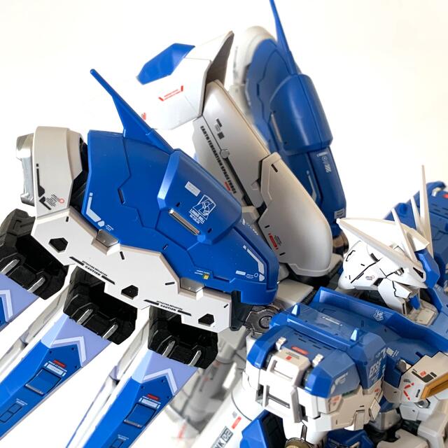 RX-93-ν2 Hi-ν GUNDAM ハイニューガンダム 完成品 RG エンタメ/ホビーのおもちゃ/ぬいぐるみ(模型/プラモデル)の商品写真