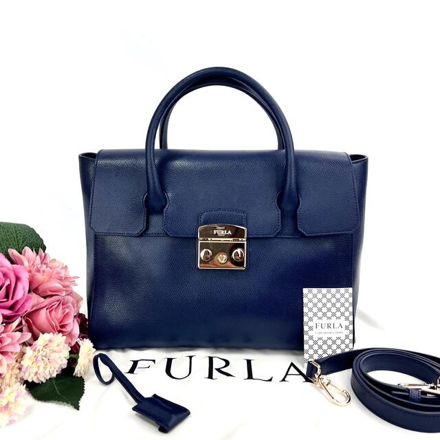 Furla(フルラ)の✨人気✨フルラ　FURLA メトロポリス　サッチェル　2way ネイビー レディースのバッグ(ショルダーバッグ)の商品写真