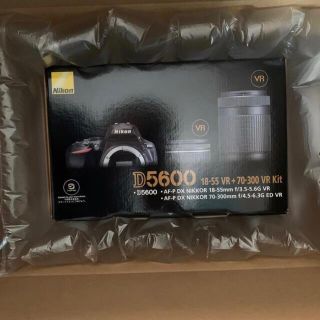 ニコン(Nikon)のニコン D5600 ダブルズームキット(デジタル一眼)