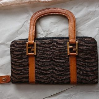 フェンディ(FENDI)のフェンディ ゼブラ柄ウォレットバッグ(ハンドバッグ)