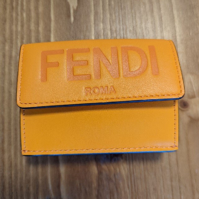 財布FENDI　三つ折りコンパクトお財布