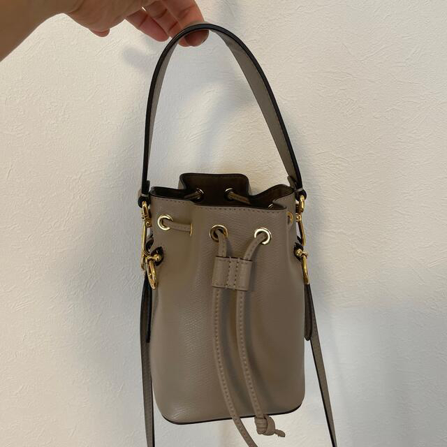 売れ筋がひ! FENDI - モントレゾール ショルダーバッグ FENDI