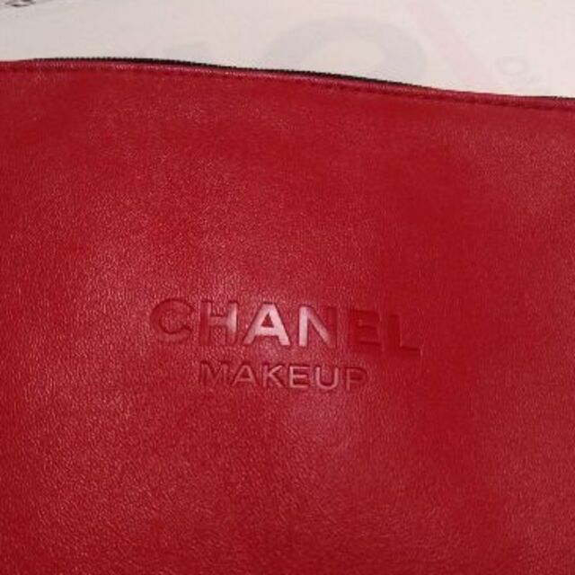 CHANEL(シャネル)の送込1セット マスカラおまけ 合皮風 メイク ポーチ シャネル 赤 ノベルティ レディースのファッション小物(ポーチ)の商品写真