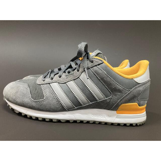 adidas(アディダス)のアディダス オリジナルス ZX 700 グレー/イエロー　25.5cm メンズの靴/シューズ(スニーカー)の商品写真