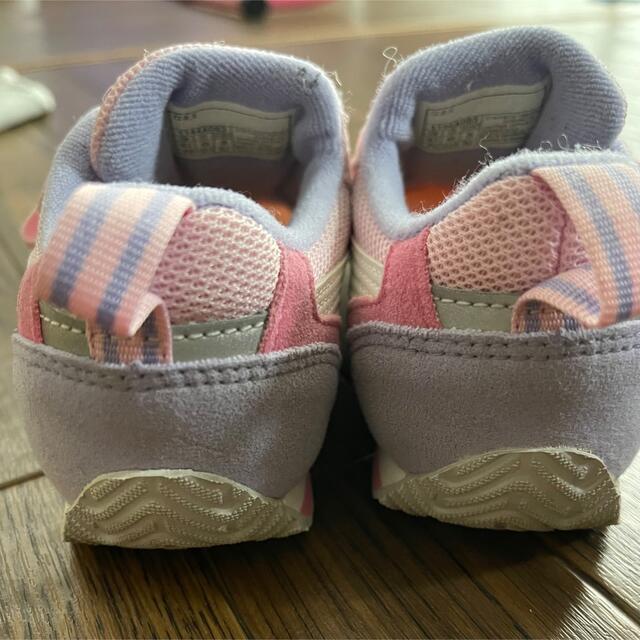 asics(アシックス)のアシックス　スニーカー　16.5 ピンク　女の子 キッズ/ベビー/マタニティのキッズ靴/シューズ(15cm~)(スニーカー)の商品写真