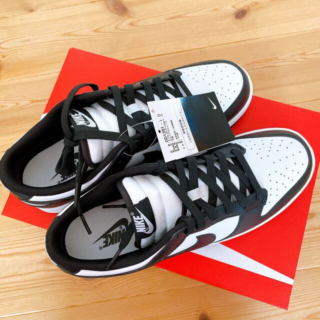 NIKE(ナイキ)のNIKE DUNK LOW RETRO ナイキ ダンクロー ホワイト ブラック メンズの靴/シューズ(スニーカー)の商品写真