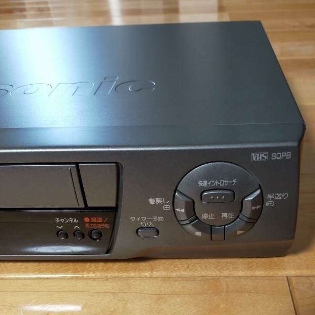 Panasonic(パナソニック)のPanasonicビデオデッキ　ステレオタイプNV-H100(1997年日本製) スマホ/家電/カメラのテレビ/映像機器(その他)の商品写真